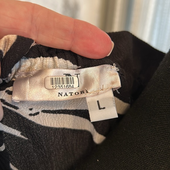 Natori, off- shoulder dress - Picture 6 of 6